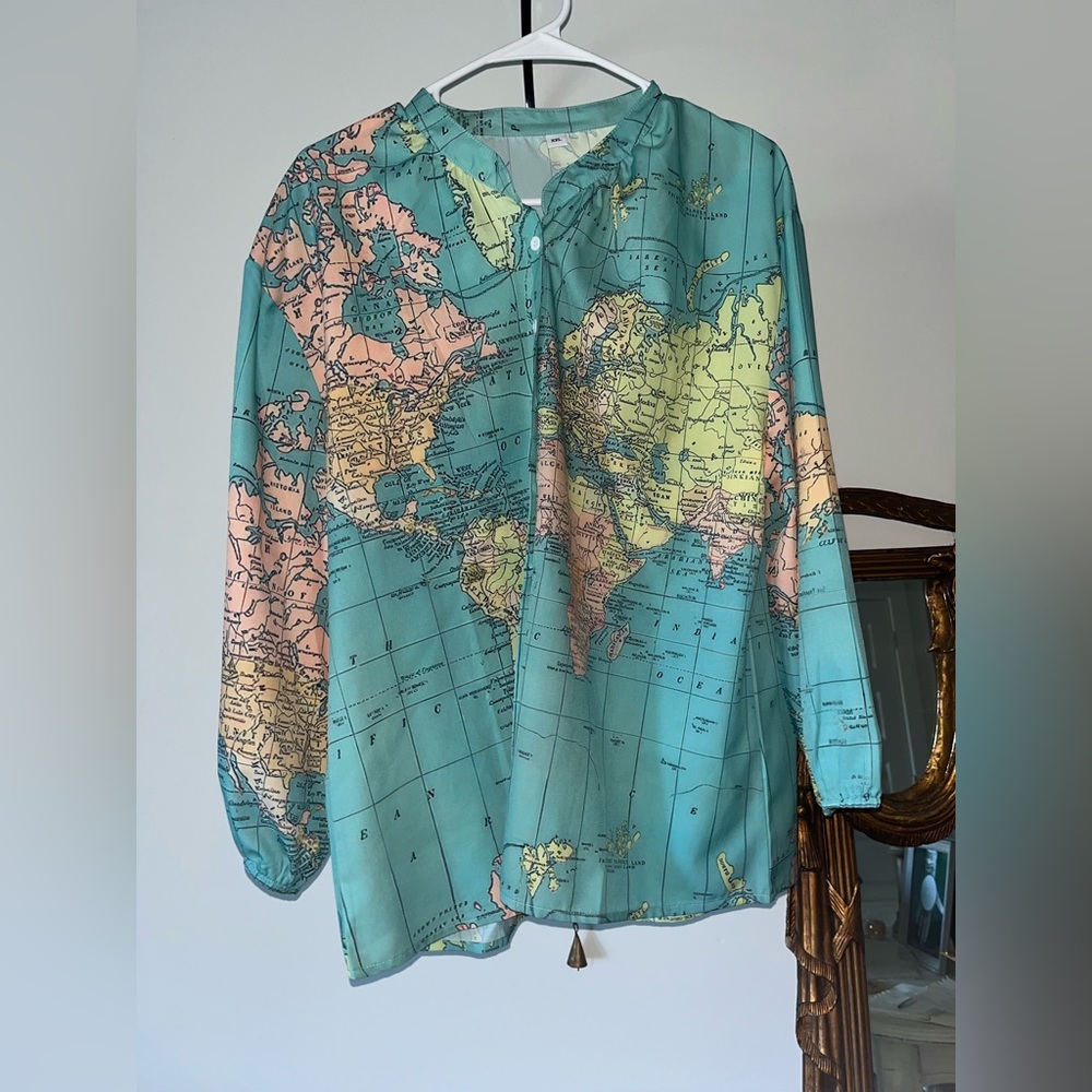 Never worn. Xxl.